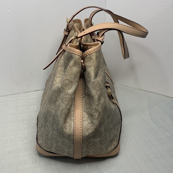 Michael Kors signature tote - Picture 2 of 10